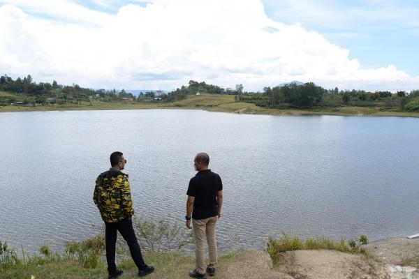 Wagub Musa Rajekshah Ajak Masyarakat Lestarikan Lingkungan Danau Aek Natonang dan Danau Sidihoni